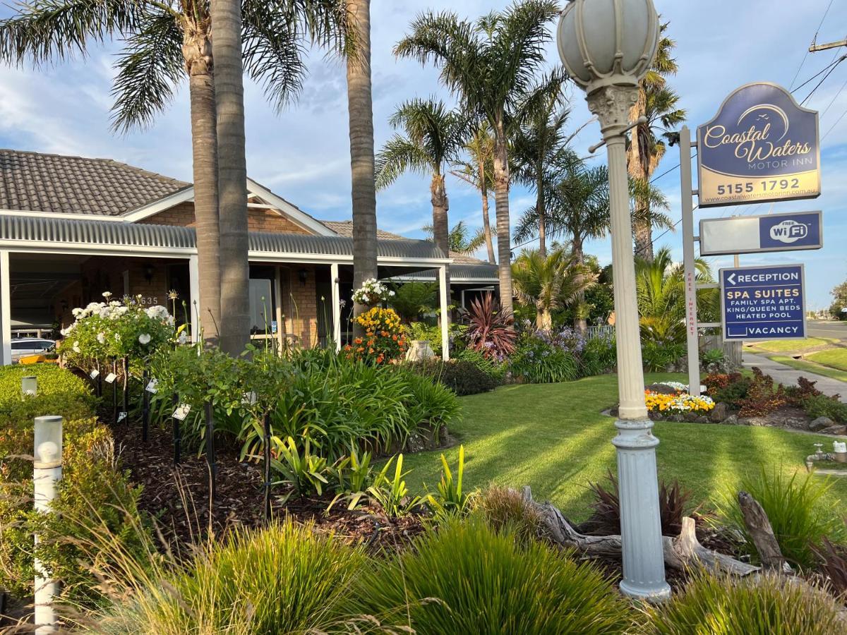 Coastal Waters Motor Inn Lakes Entrance Exterior photo