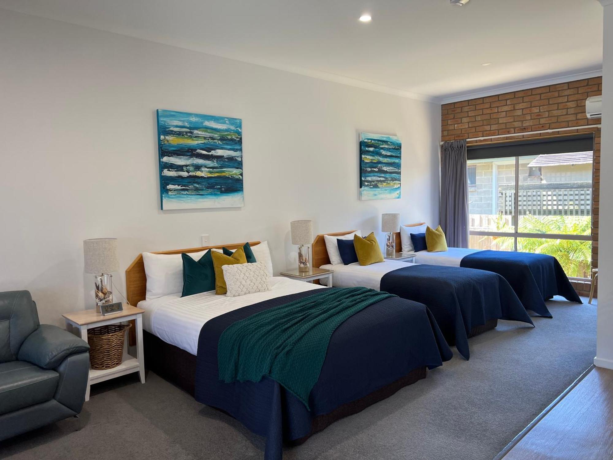 Coastal Waters Motor Inn Lakes Entrance Exterior photo