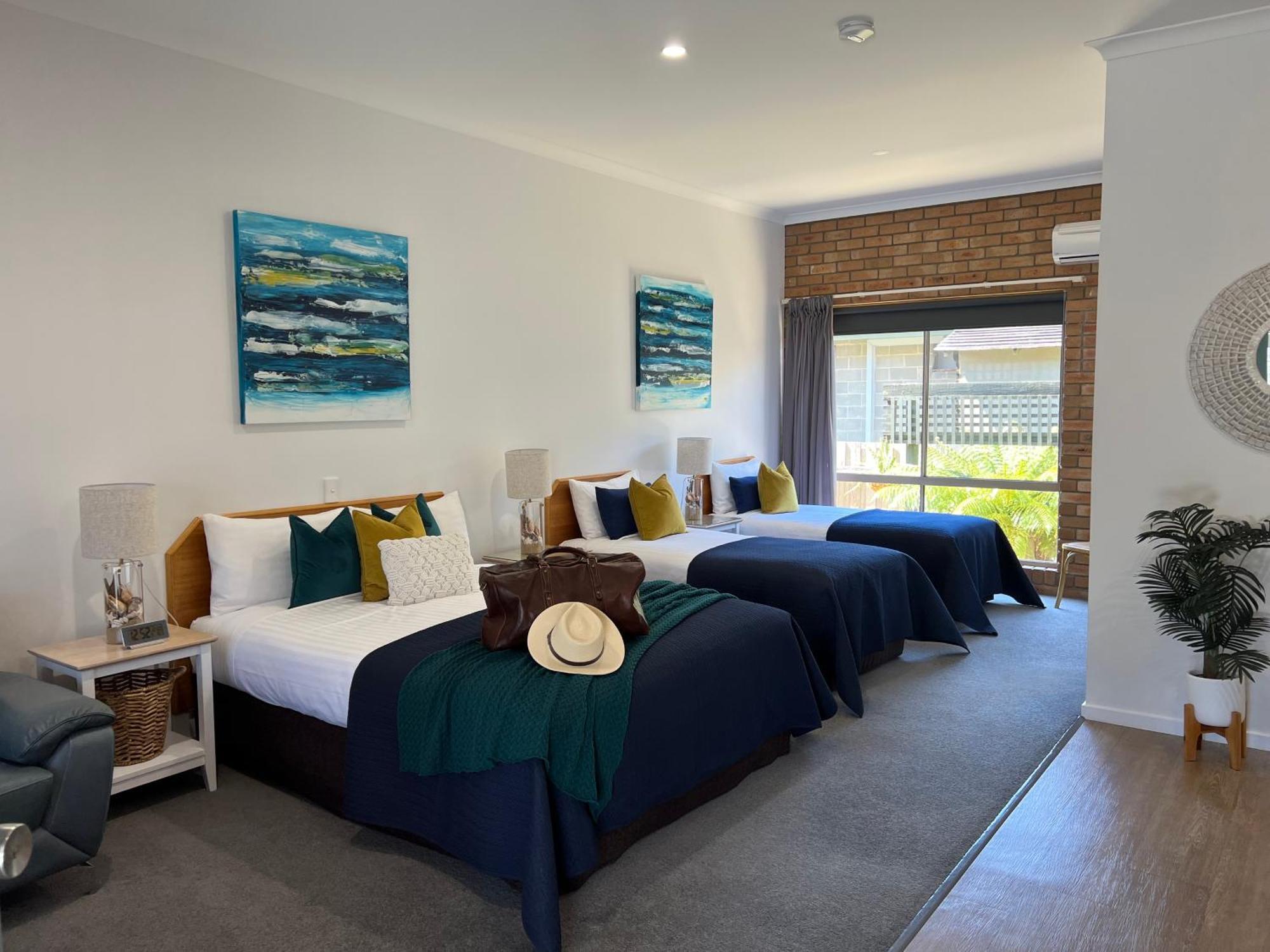 Coastal Waters Motor Inn Lakes Entrance Exterior photo